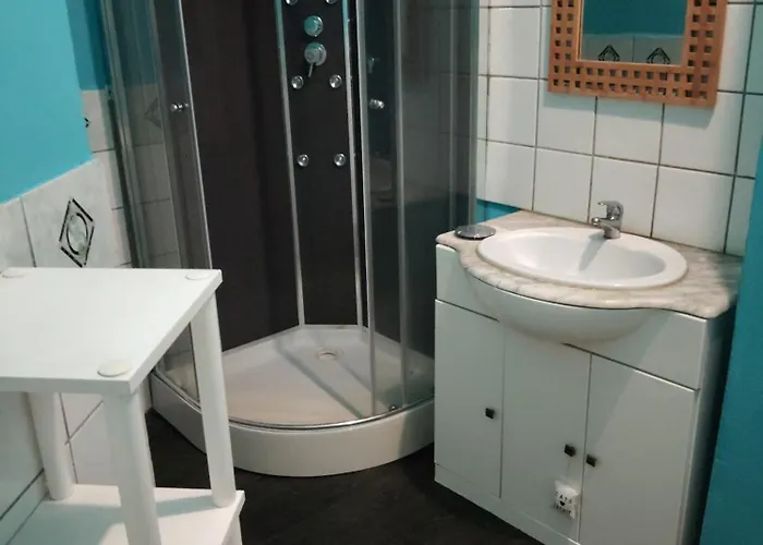 Villa Maison Spacieuse Et Calme Bayonville